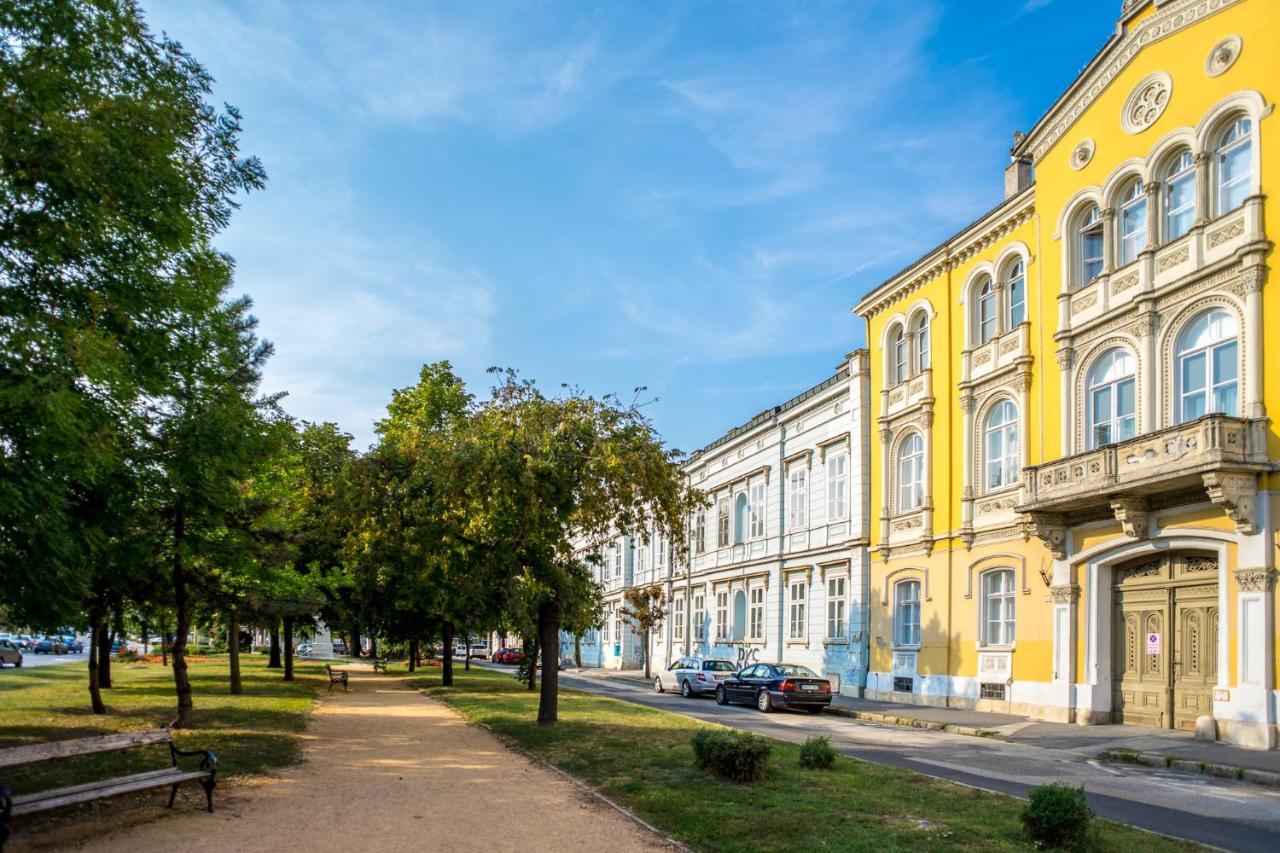 Ybl Apartment City Center Székesfehérvár Exterior foto